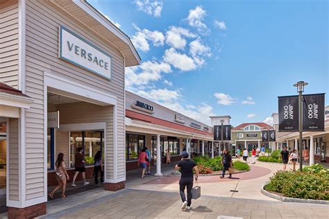 wrentham village premium outlets coupons.